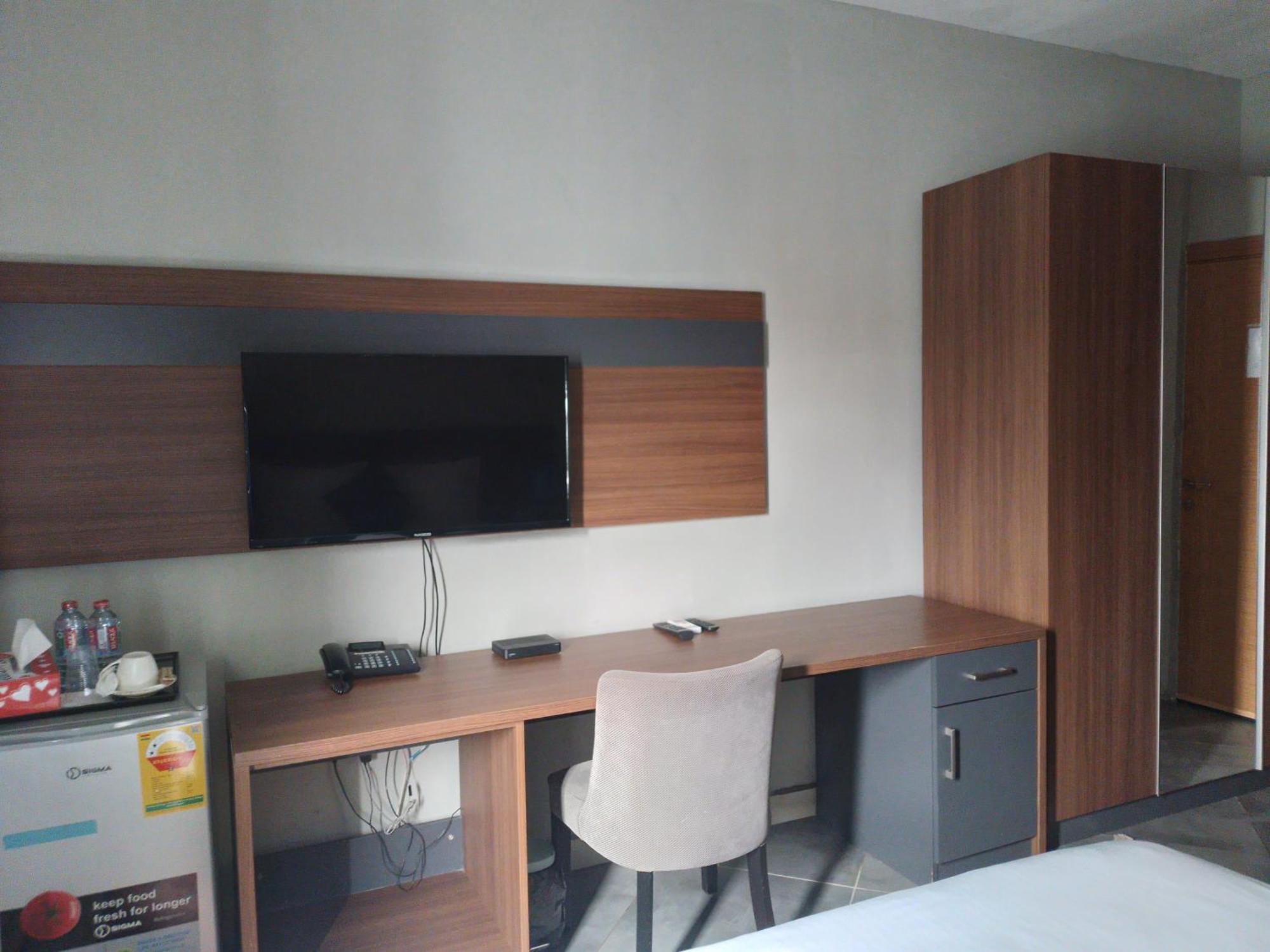 Euro Homes Hotel 아크라 외부 사진
