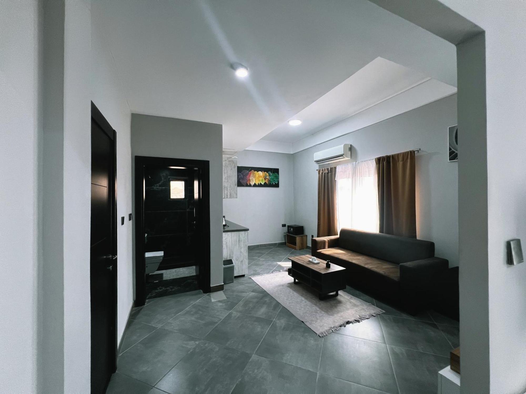 Euro Homes Hotel 아크라 외부 사진