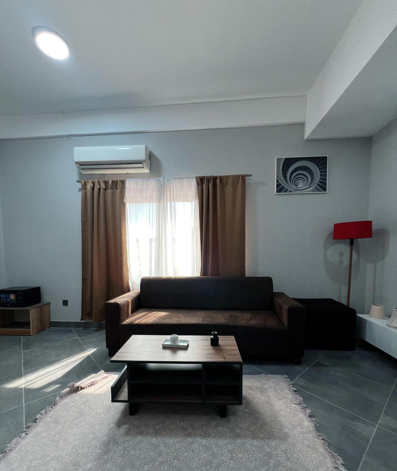 Euro Homes Hotel 아크라 외부 사진