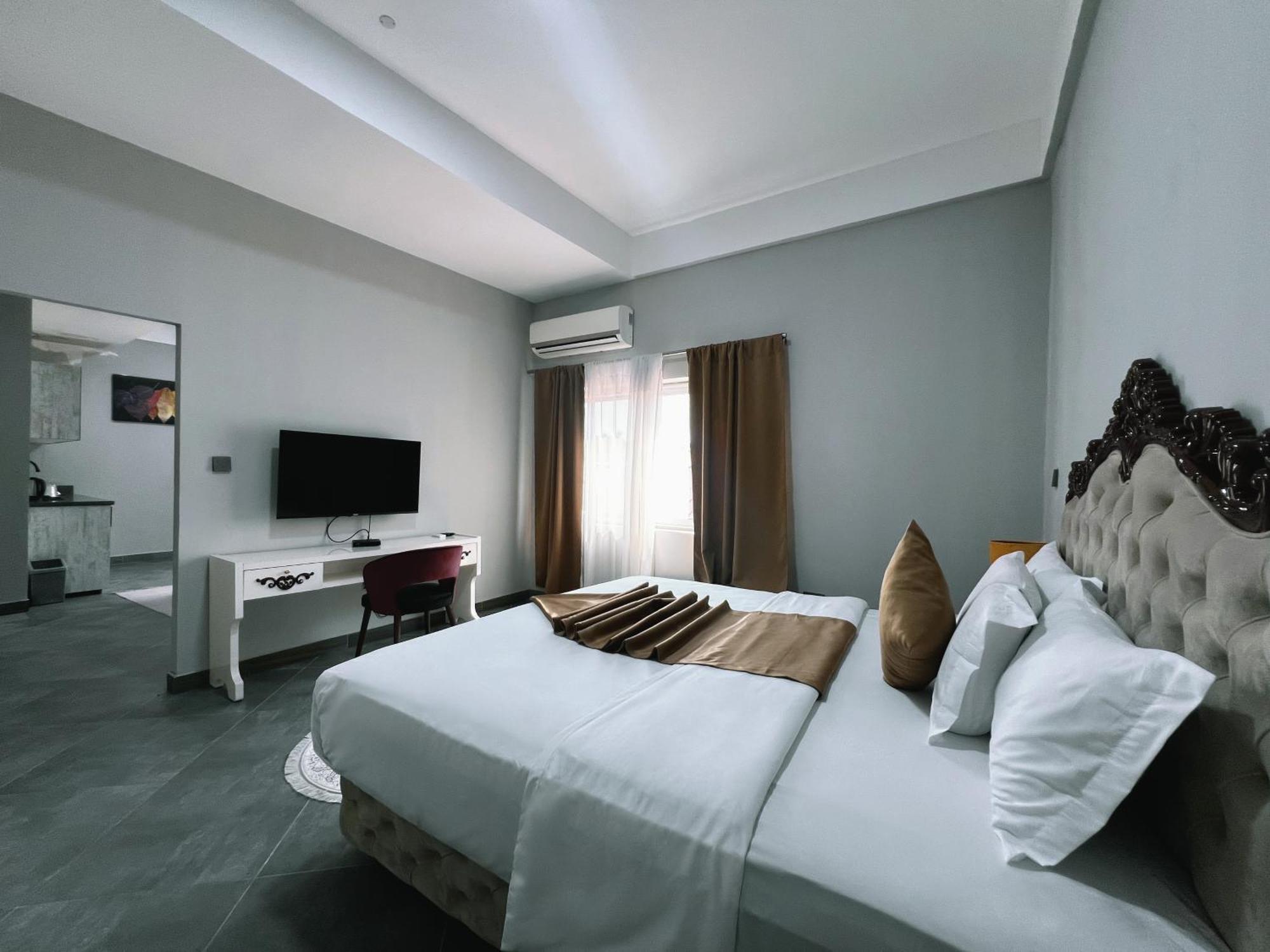 Euro Homes Hotel 아크라 외부 사진