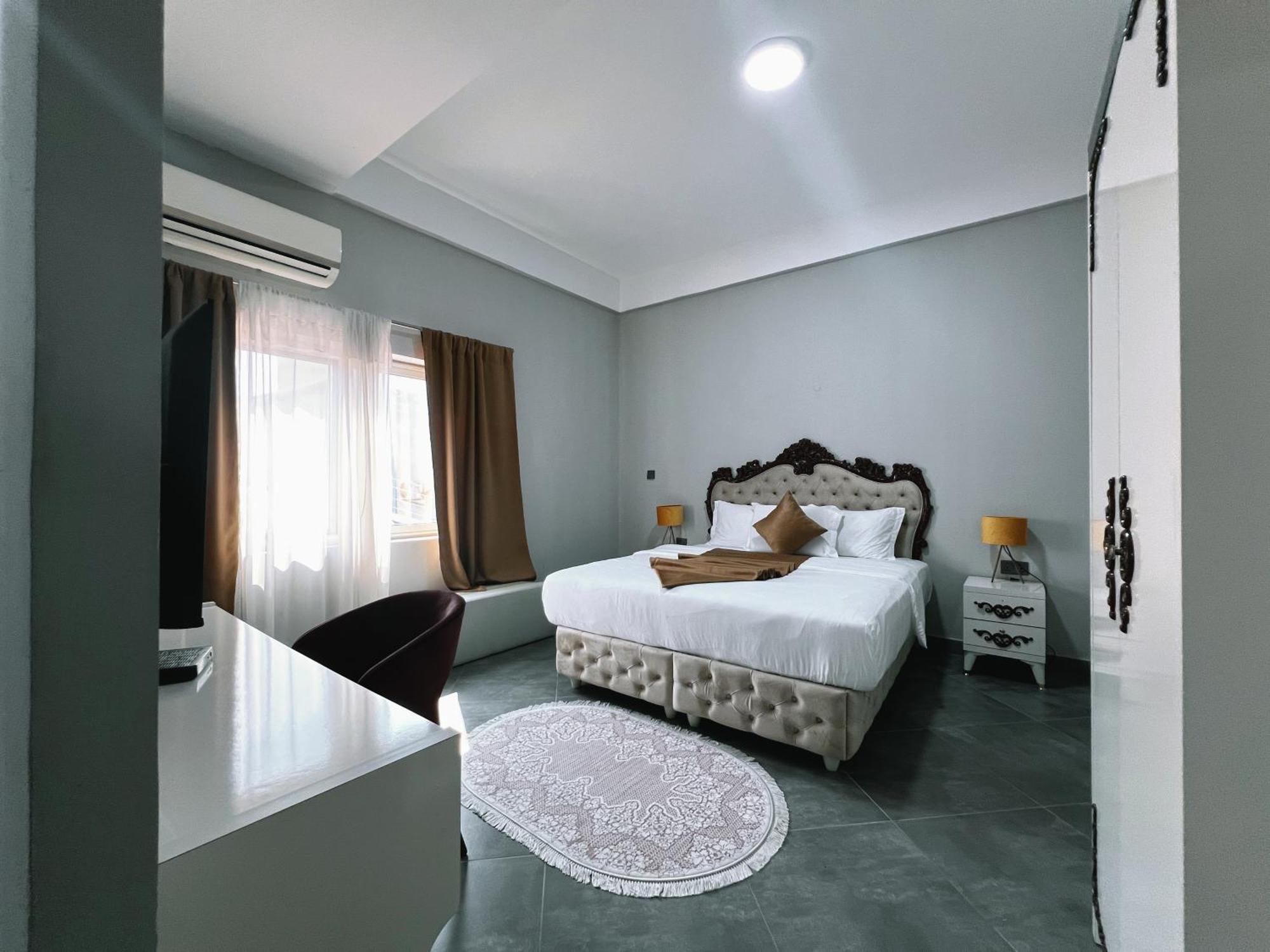 Euro Homes Hotel 아크라 외부 사진